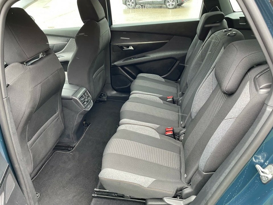 PEUGEOT 5008 1.5 HDi Active Pack 2022