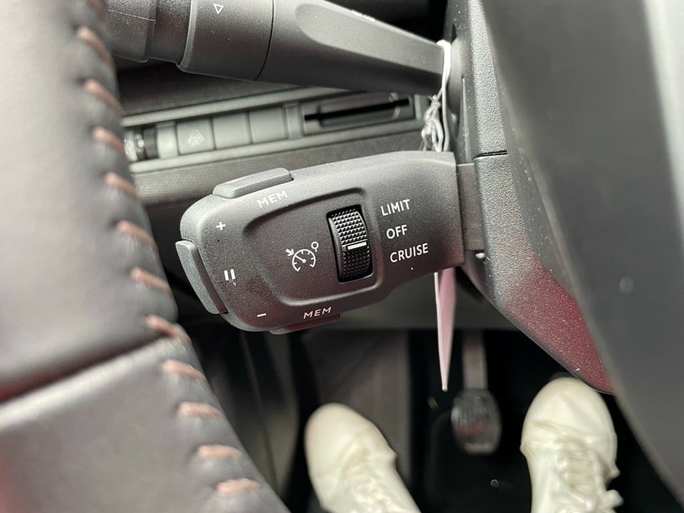 PEUGEOT 5008 1.5 HDi Active Pack 2022