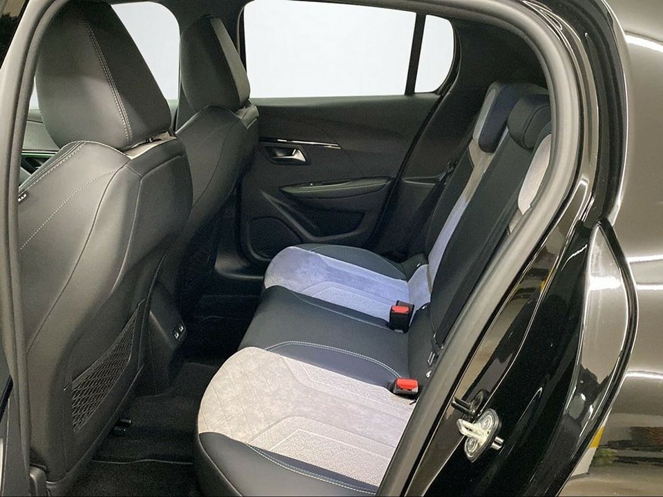 PEUGEOT 208 1.2 PureTech 130 GT Pack