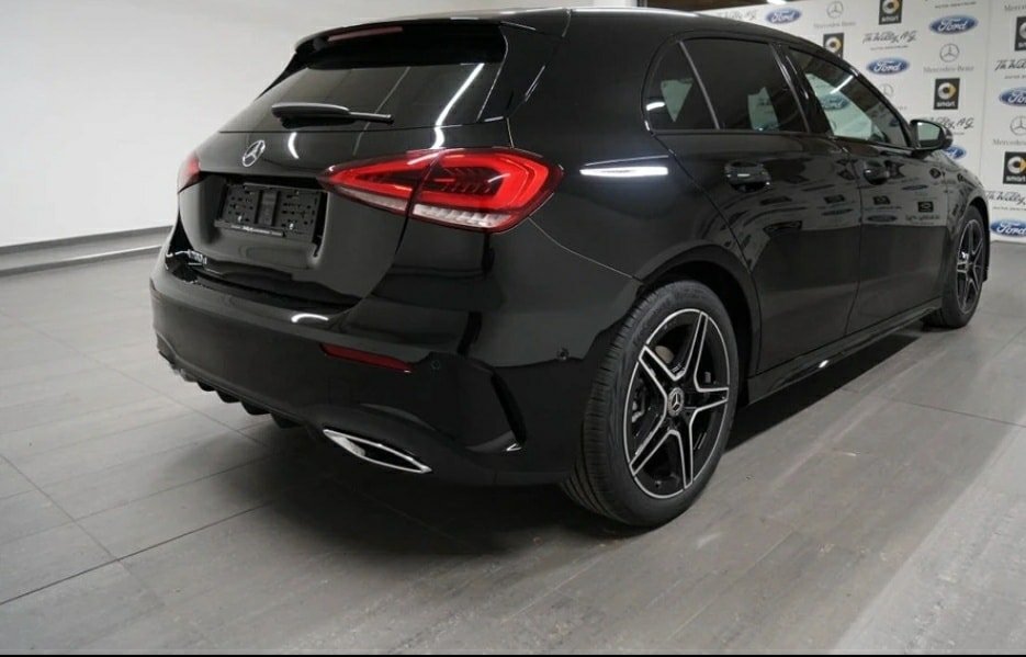 MERCEDES-BENZ A 200 d AMG Line 2021