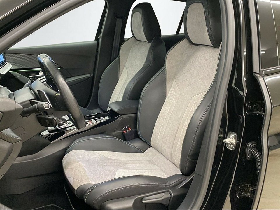 PEUGEOT 208 1.2 PureTech 130 GT Pack