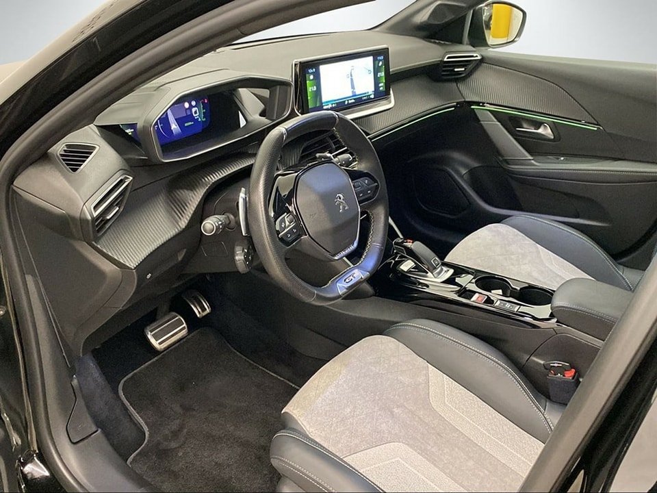 PEUGEOT 208 1.2 PureTech 130 GT Pack