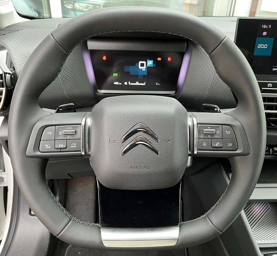 CITROEN C4 1.2 Pure Tech Shine EAT8