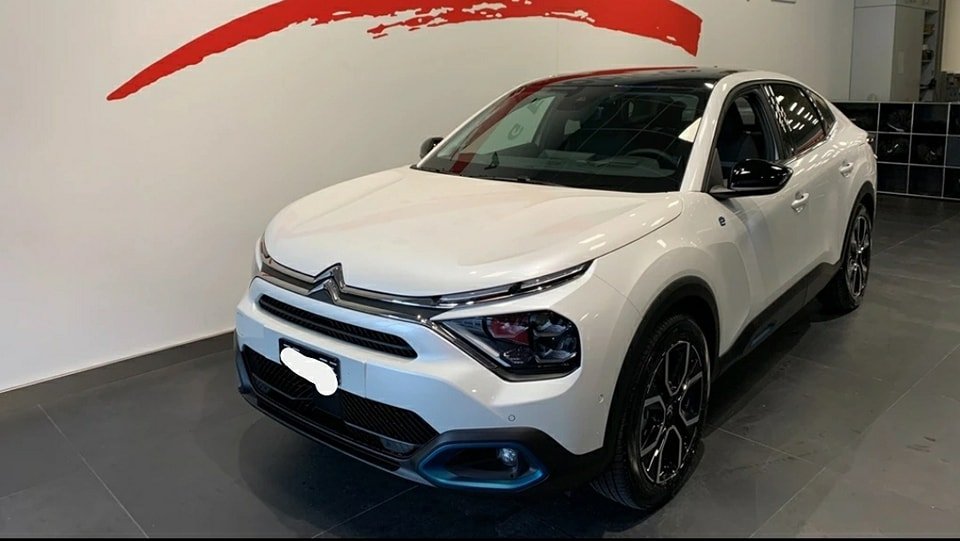 CITROEN C4 X 100 kW Shine VÉHICULE NEUF 50KM