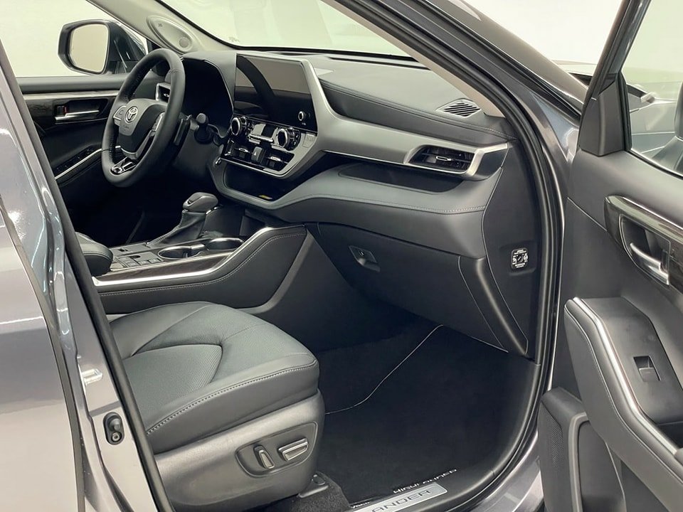 TOYOTA Highlander 2024 Hybrid 2.5 HSD Premium AWD-i 7 PLACES 1000KM