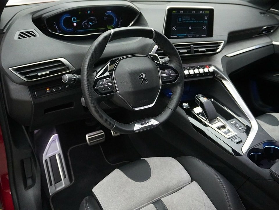 PEUGEOT 3008 1.6 Plug-in Hybrid4 GT