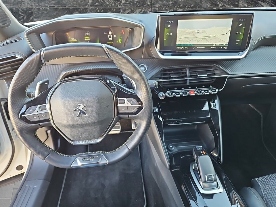 PEUGEOT 2008 1.2 PureTech GT Line EAT8