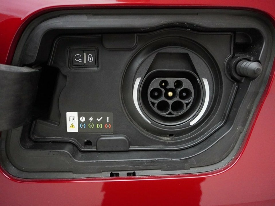 PEUGEOT 3008 1.6 Plug-in Hybrid4 GT