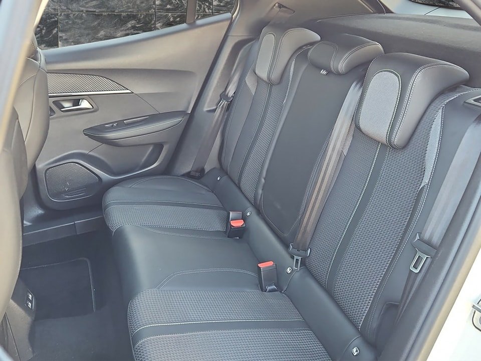 PEUGEOT 2008 1.2 PureTech GT Line EAT8