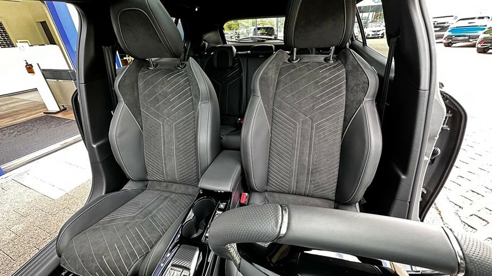 PEUGEOT 2008 e-GT NEUF 15KM