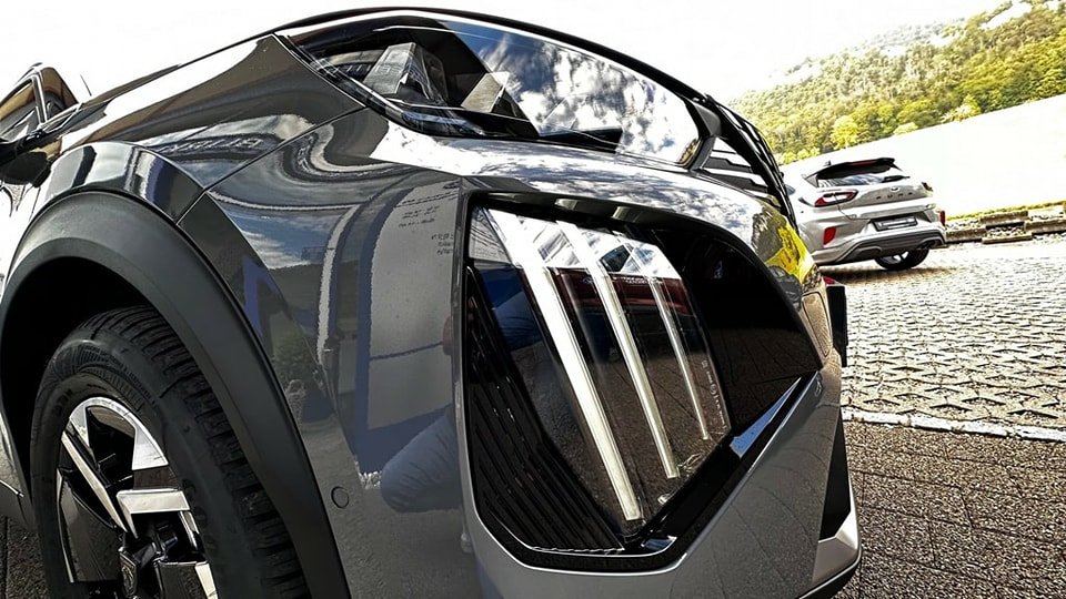 PEUGEOT 2008 e-GT NEUF 15KM