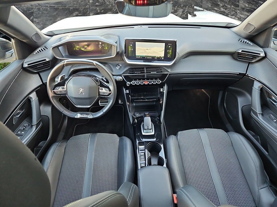 PEUGEOT 2008 1.2 PureTech GT Line EAT8