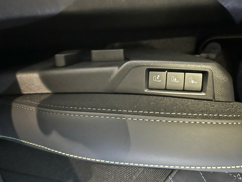 PEUGEOT 208 1.2 PureTech GT EAT8 NEUF 1KM