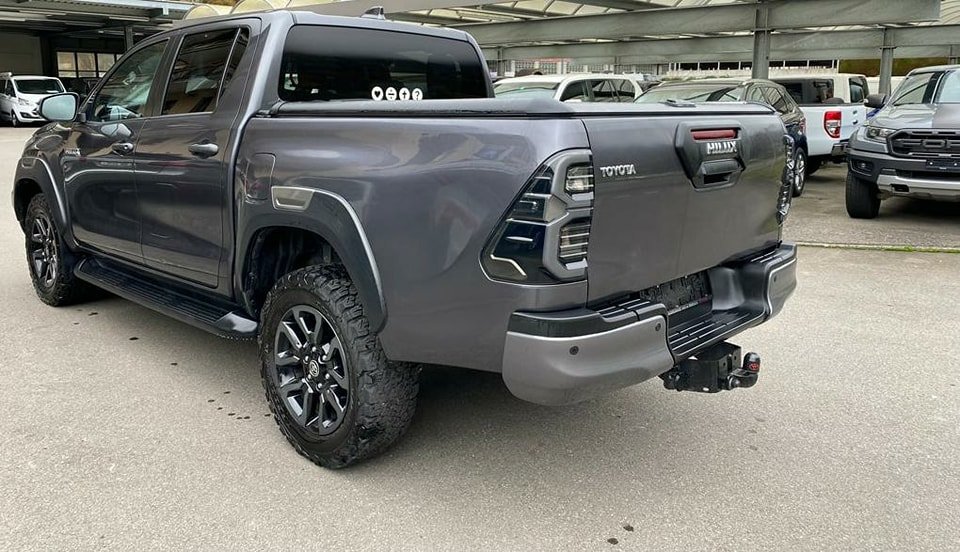 TOYOTA Hilux 2.8D-4D Invincible Double Cab 4×4 A 2022