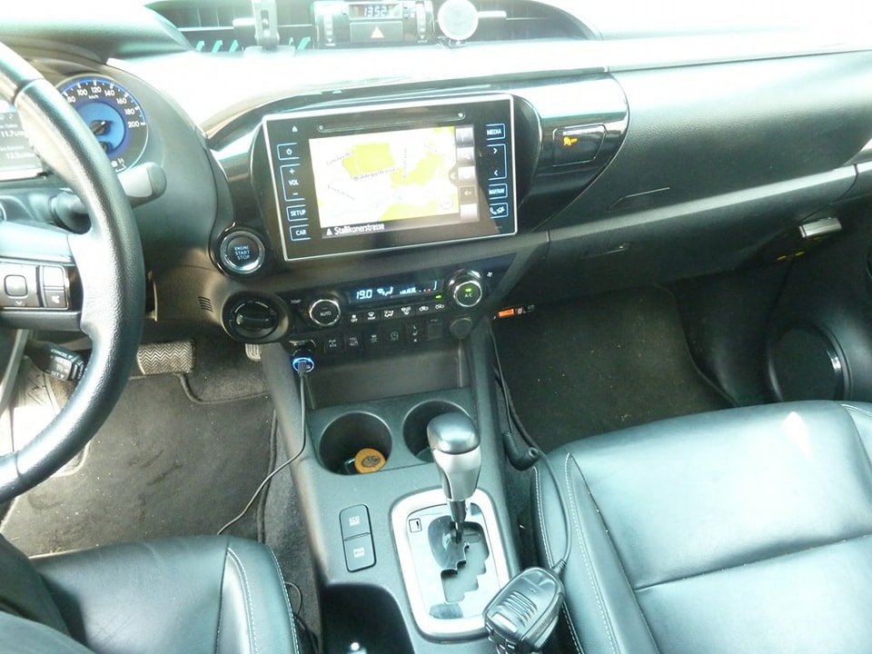 TOYOTA Hilux 2.4-4D Sol Premium Double Cab 4×4 A 2018