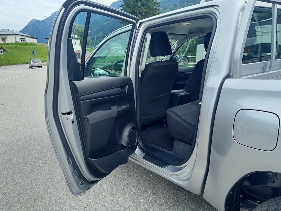 TOYOTA Hilux 2.4D-4D Comfort Double Cab 4×4 VEHICULE NEUF