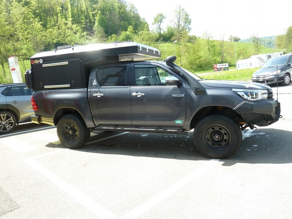 TOYOTA Hilux 2.4-4D Sol Premium Double Cab 4×4 A 2018
