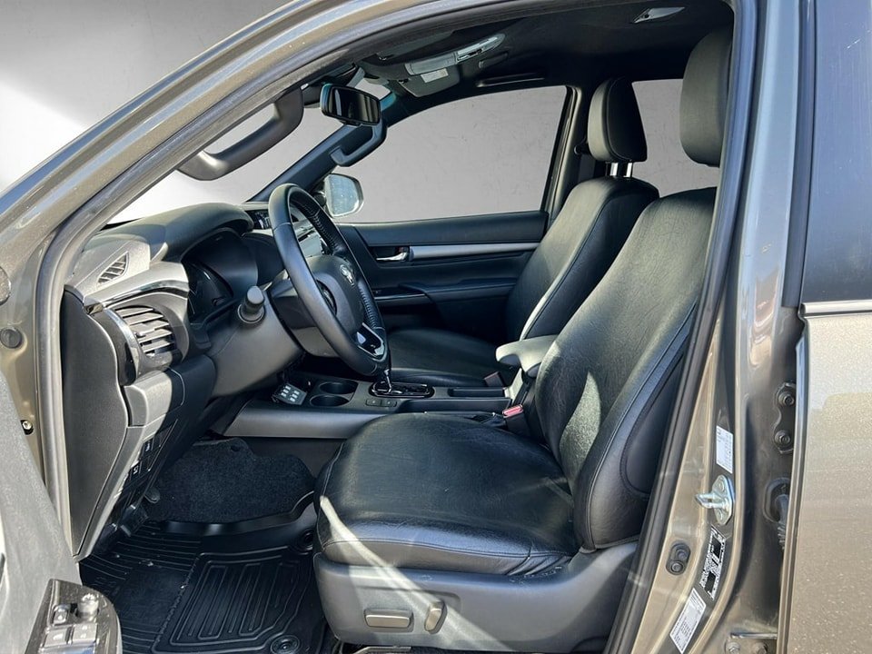 TOYOTA HI-LUX Hilux Double Cab.-Pick-up 2.8 D-4D 204 Invincible 2023
