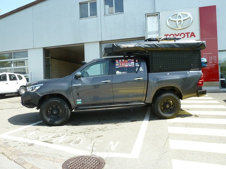 TOYOTA Hilux 2.4-4D Sol Premium Double Cab 4×4 A 2018