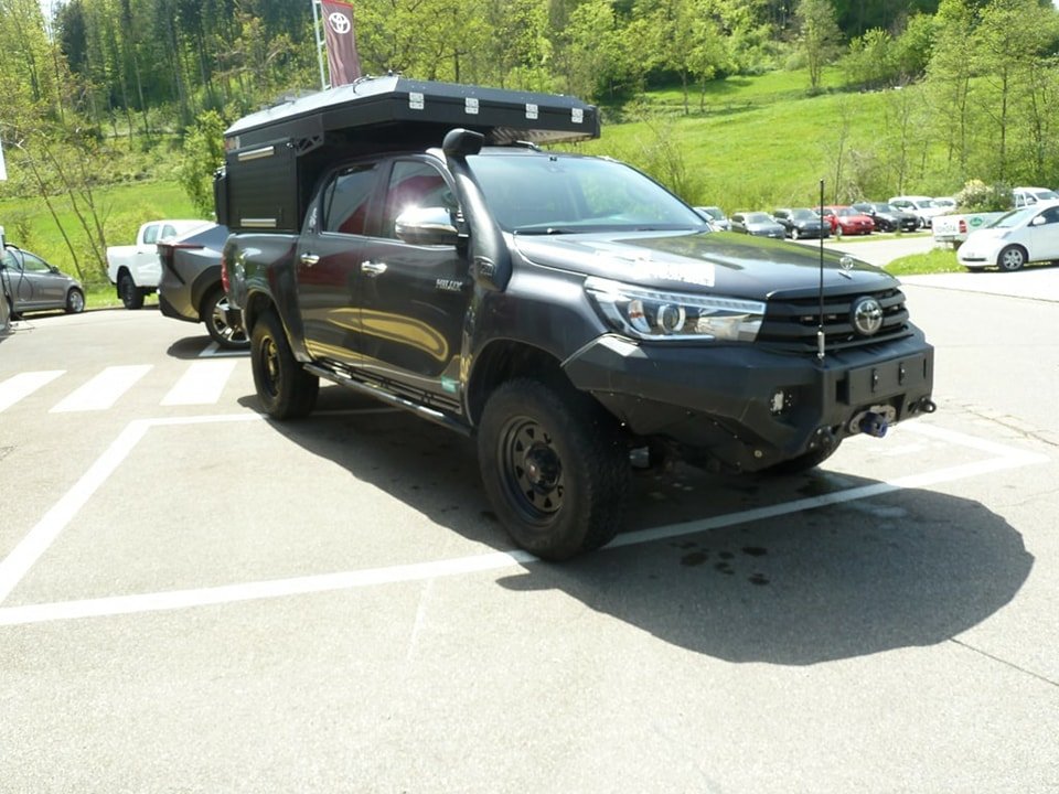 TOYOTA Hilux 2.4-4D Sol Premium Double Cab 4×4 A 2018