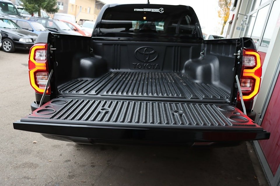 TOYOTA Hilux 2.8D-4D GR Sport Double Cab 4×4 A Véhicule neuf