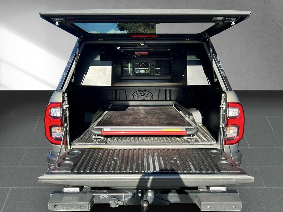 TOYOTA HI-LUX Hilux Double Cab.-Pick-up 2.8 D-4D 204 Invincible 2023