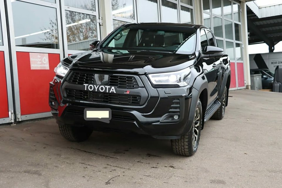 TOYOTA Hilux 2.8D-4D GR Sport Double Cab 4×4 A Véhicule neuf