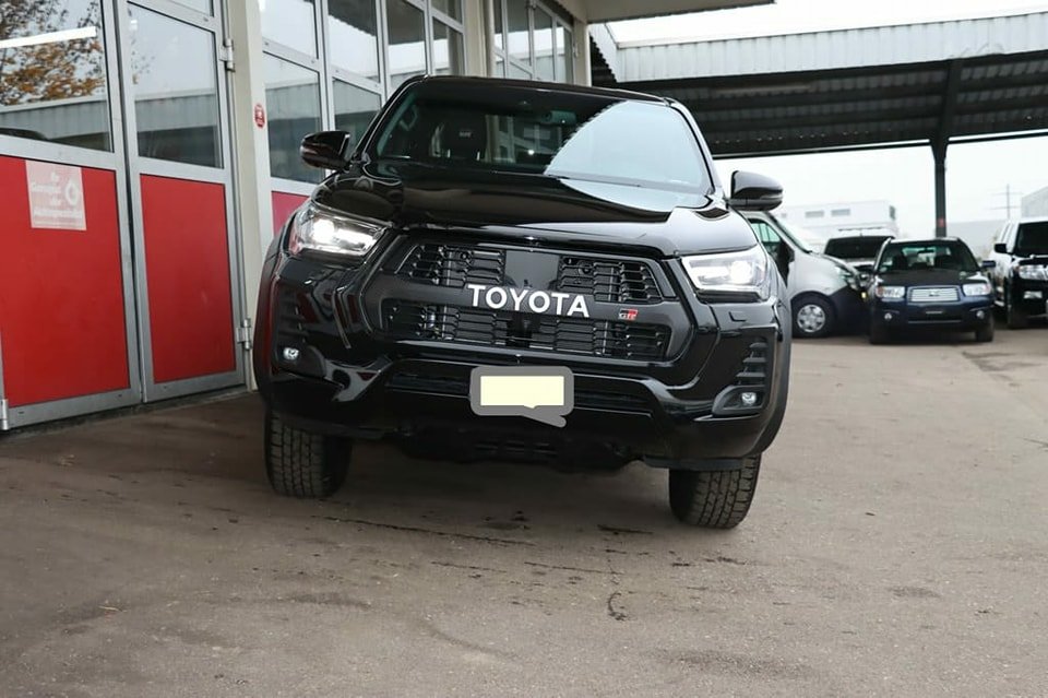 TOYOTA Hilux 2.8D-4D GR Sport Double Cab 4×4 A Véhicule neuf