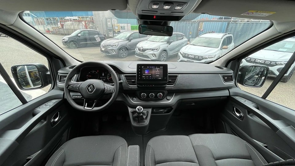 RENAULT Trafic Grand Passenger 2.0 dCi Blue 150 techno 2023