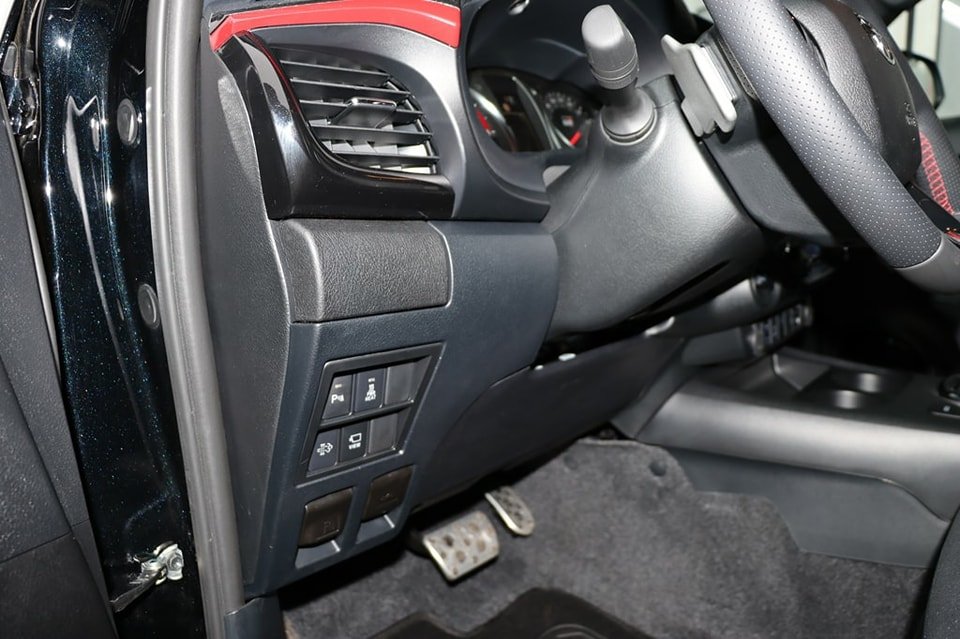 TOYOTA Hilux 2.8D-4D GR Sport Double Cab 4×4 A Véhicule neuf