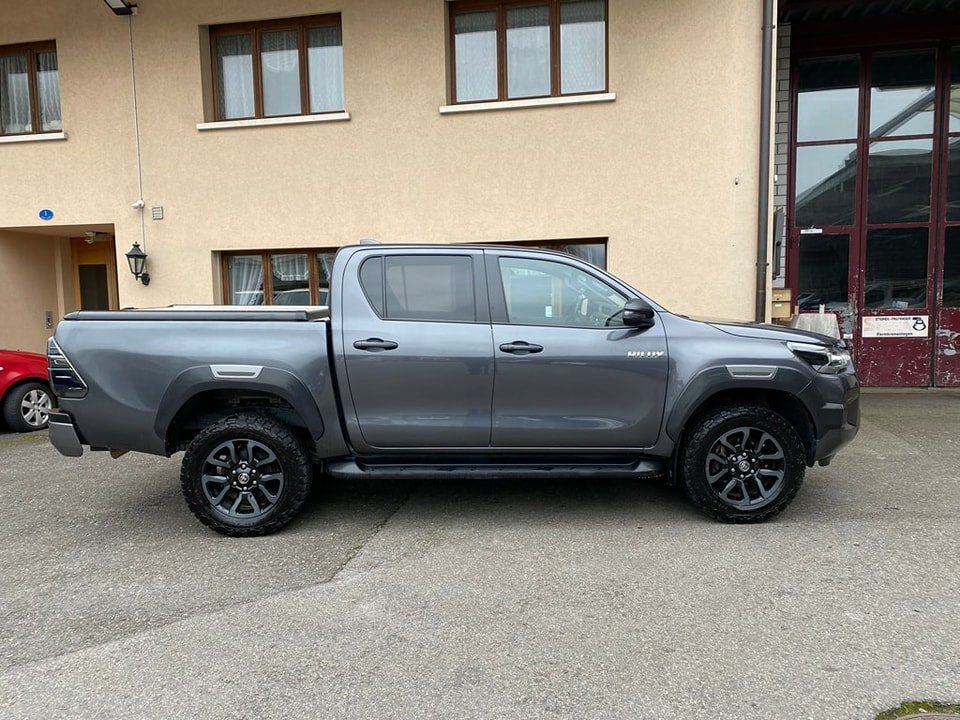 TOYOTA Hilux 2.8D-4D Invincible Double Cab 4×4 A 2022