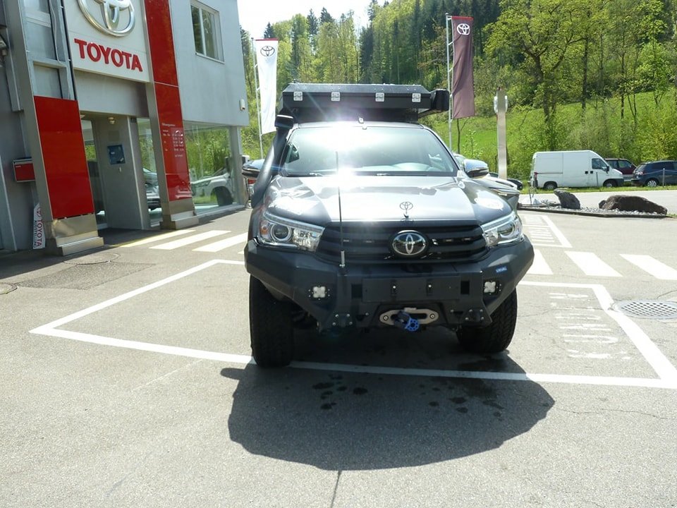 TOYOTA Hilux 2.4-4D Sol Premium Double Cab 4×4 A 2018