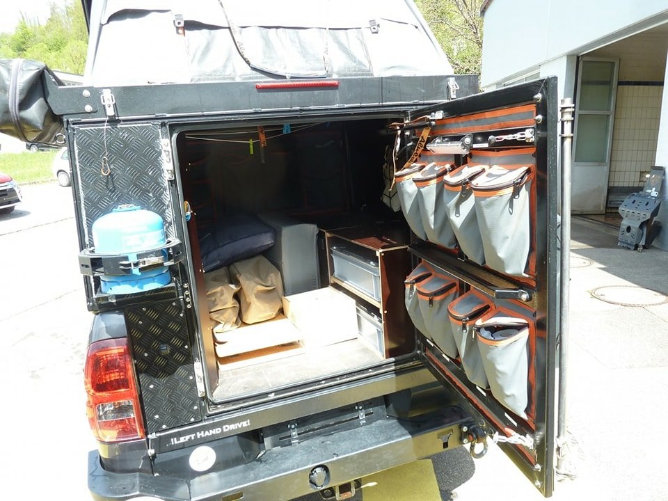 TOYOTA Hilux 2.4-4D Sol Premium Double Cab 4×4 A 2018