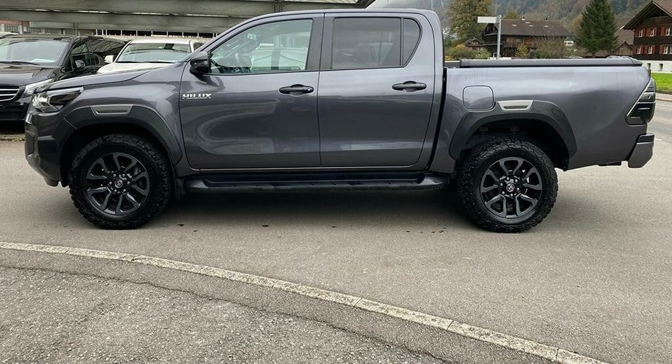 TOYOTA Hilux 2.8D-4D Invincible Double Cab 4×4 A 2022