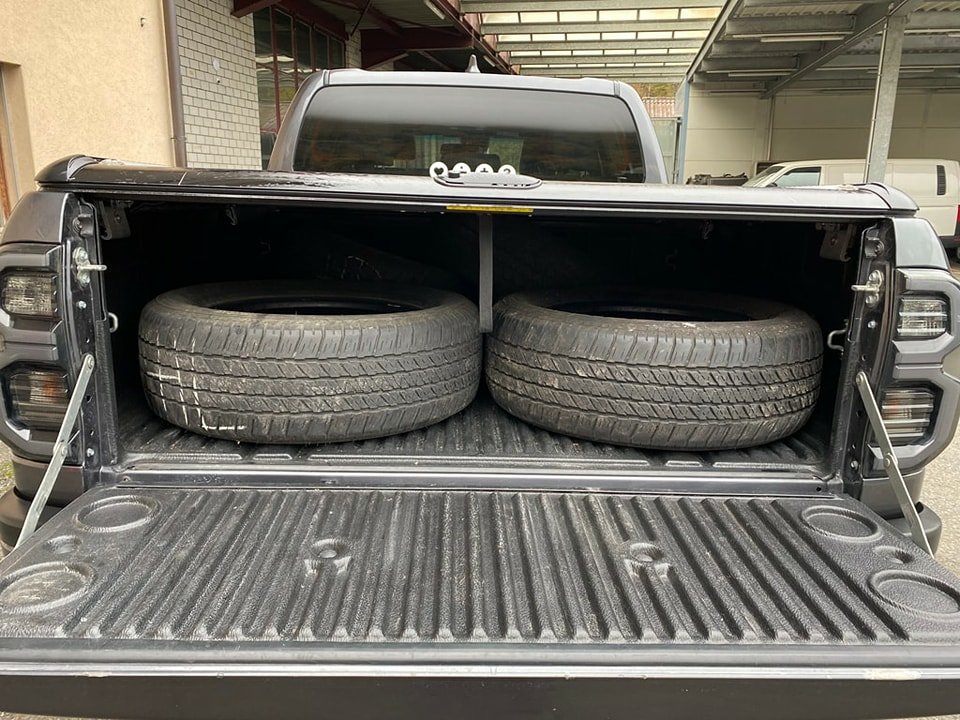 TOYOTA Hilux 2.8D-4D Invincible Double Cab 4×4 A 2022