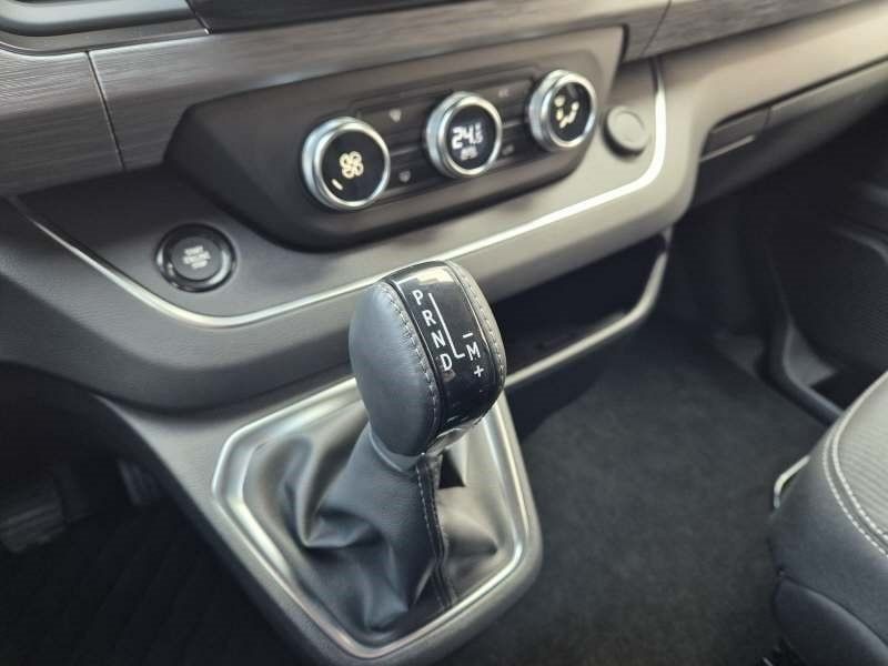 RENAULT Trafic Passenger & Spaceclass SPACECLASS Blue dCi 170 EDC NEUF