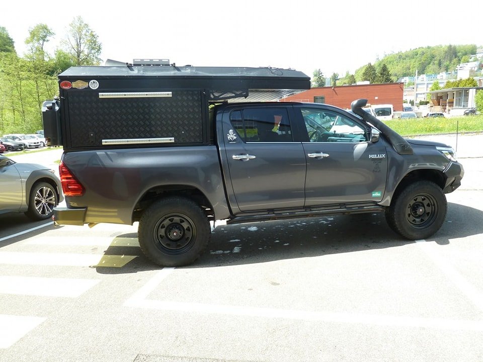 TOYOTA Hilux 2.4-4D Sol Premium Double Cab 4×4 A 2018