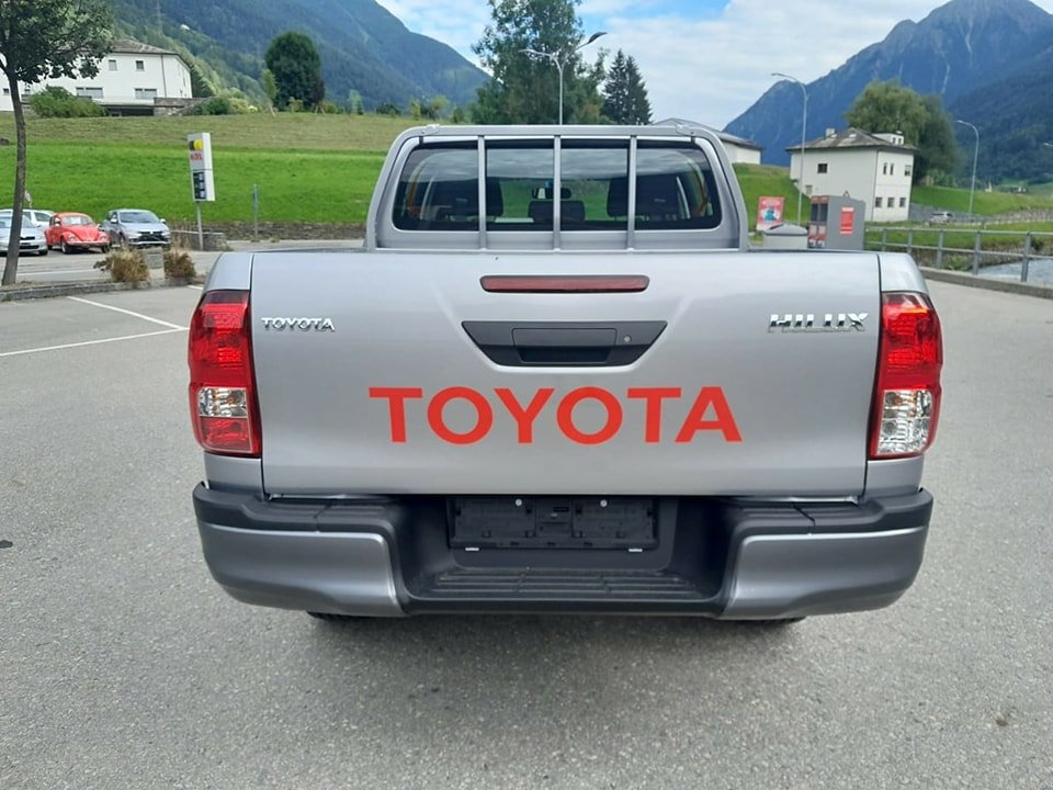 TOYOTA Hilux 2.4D-4D Comfort Double Cab 4×4 VEHICULE NEUF